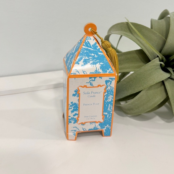 BRAND NEW Gorgeous Seda France Pagoda “French Tulip” Hand-Poured Votive Candle - Picture 1 of 6